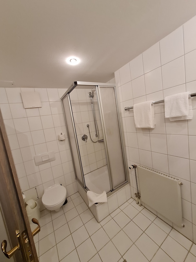 Basic Double Room photo 2