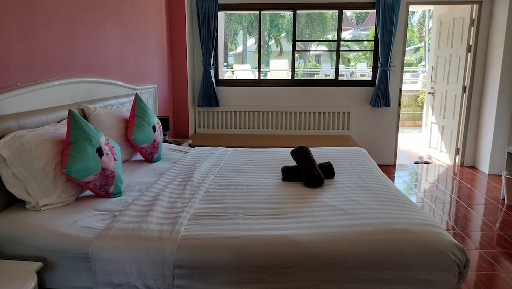 Deluxe Double Room - Pool View