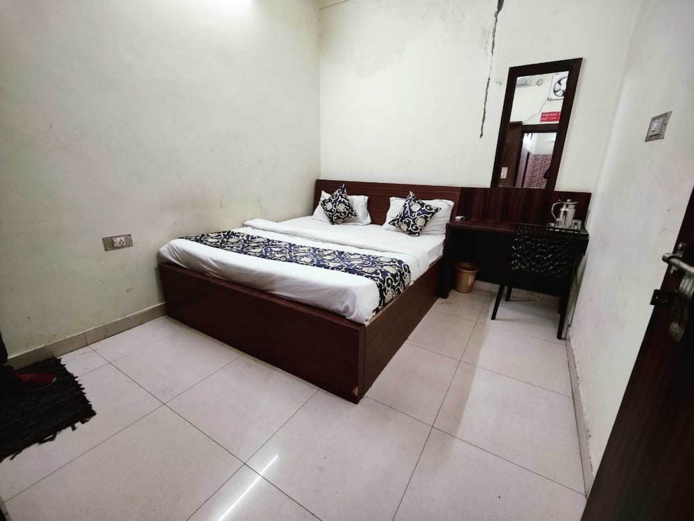Standard Double Bed AC Room photo 2