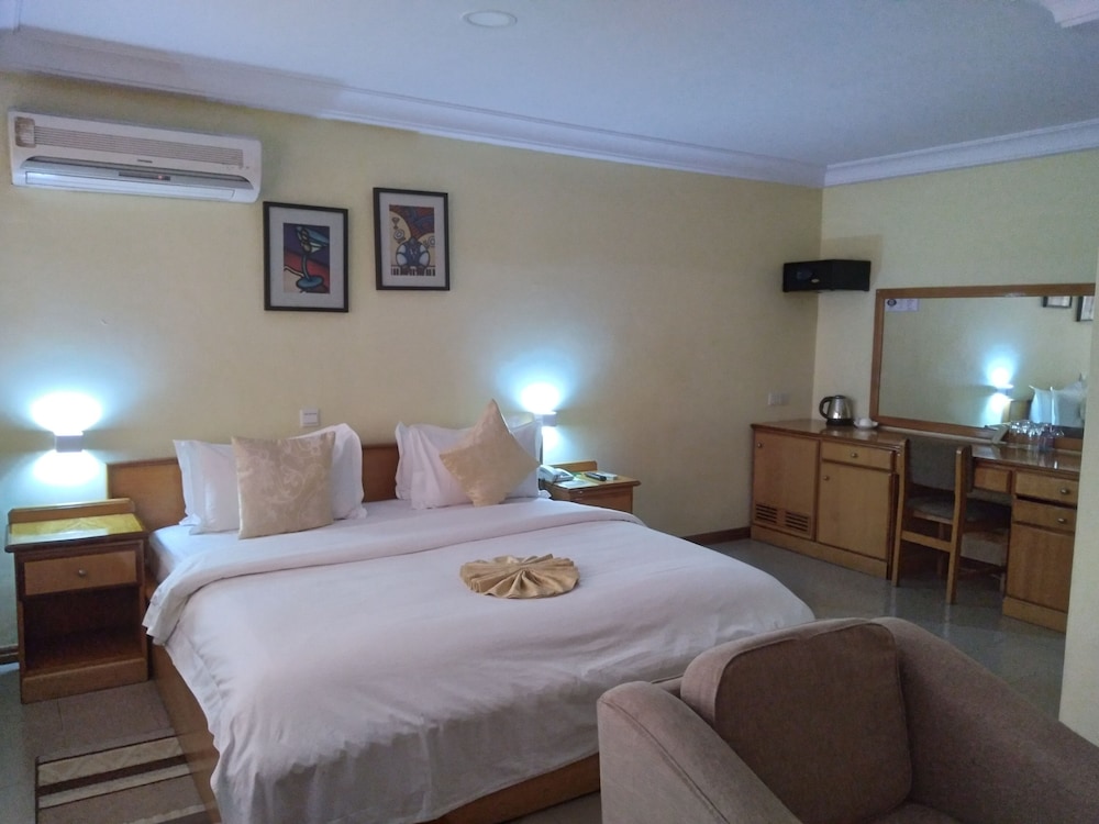 Business Suite photo 2