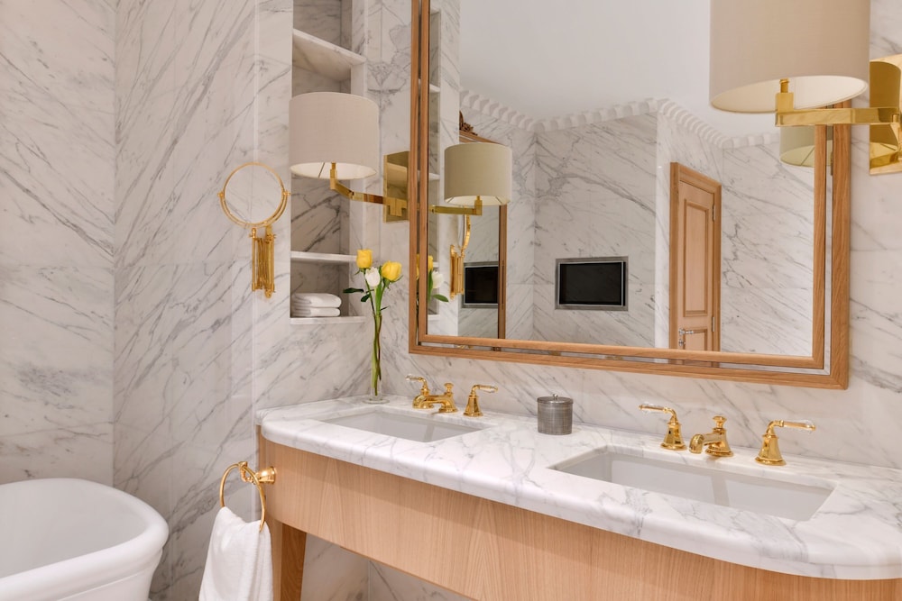 The Katara Suite, Club Lounge Access photo 2