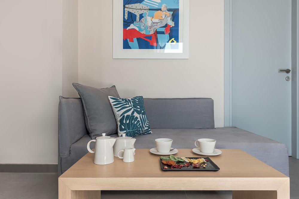 Aeifos Master Suite - Photo 6