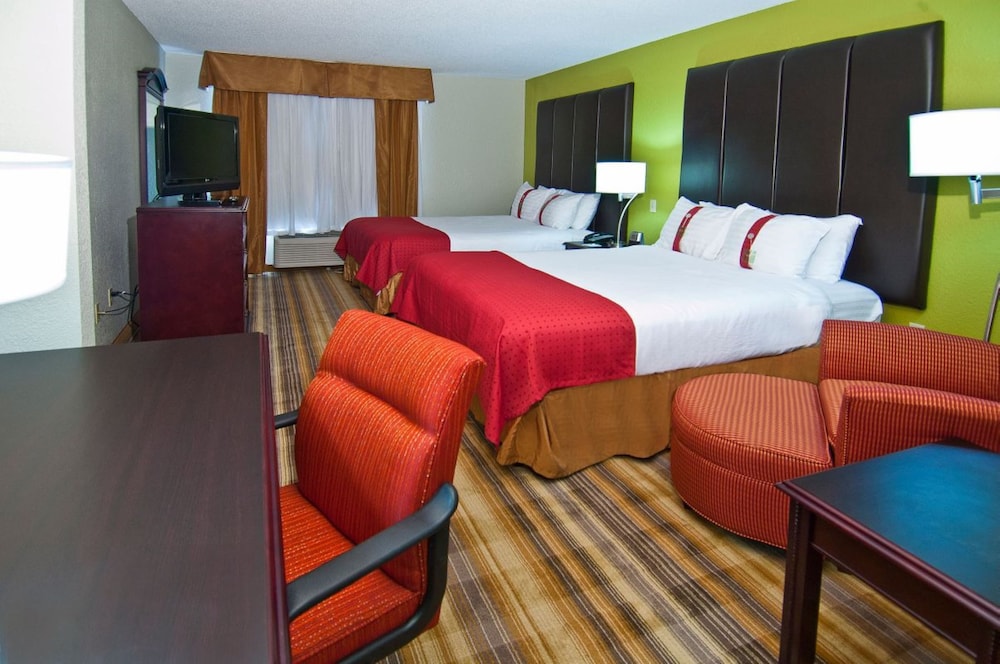 Standard Room, 2 Queen Beds - Photo 1