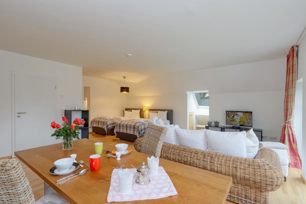 Comfort Studio, Kitchen, Garden View