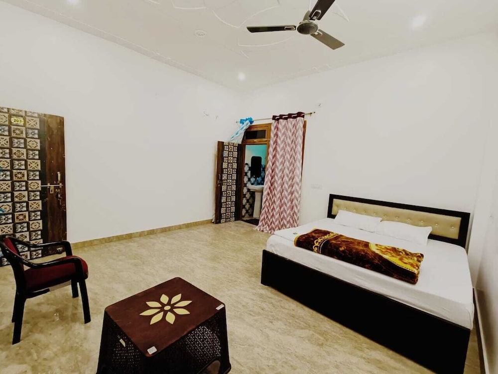 Deluxe Double Room, City View photo 3