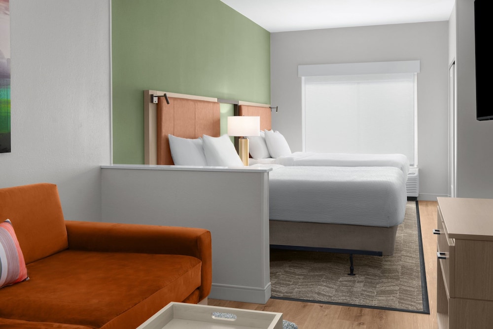 Studio Suite (Mobility Accessible, Tub) - Photo 1