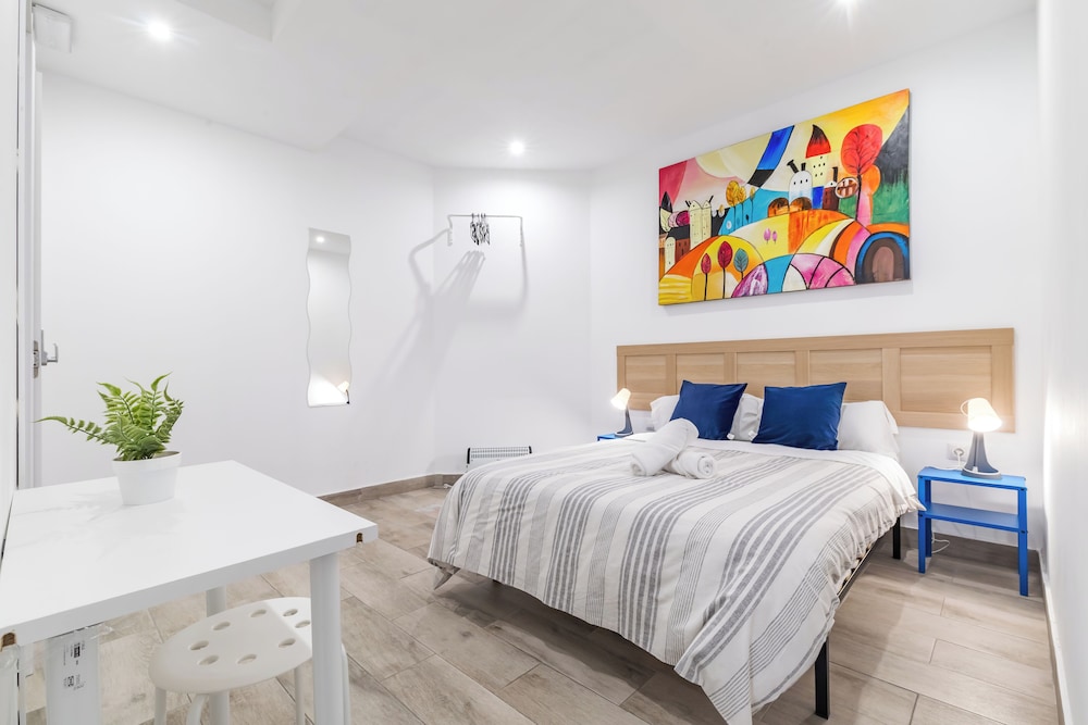 Basic Double Room, 1 Double Bed - Photo 4