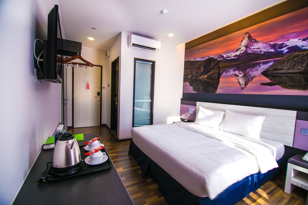 Connecting Room