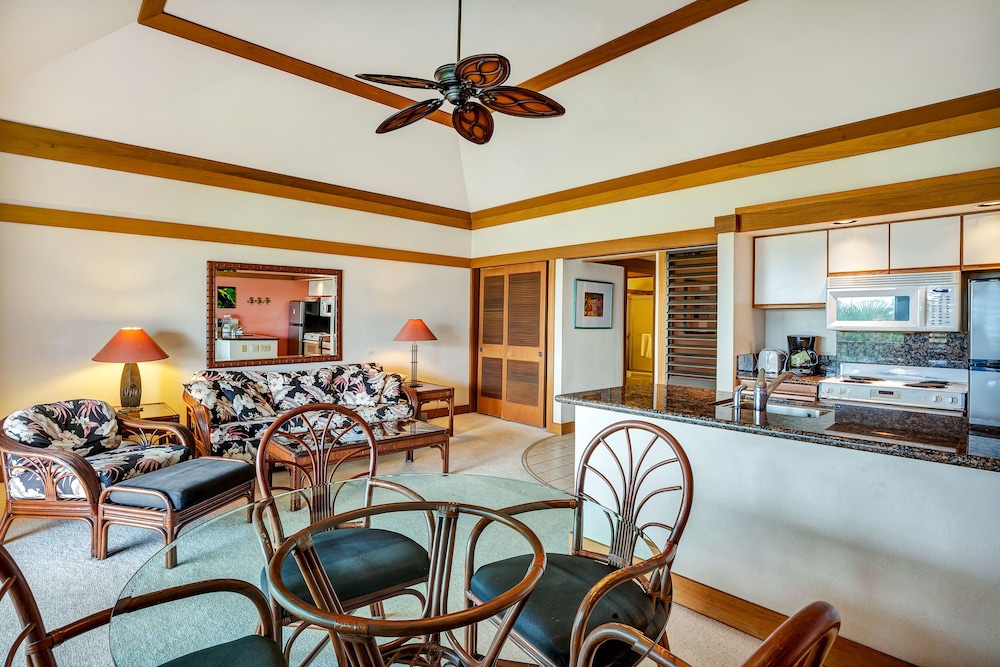 Room, 1 Bedroom, Partial Ocean View photo 2