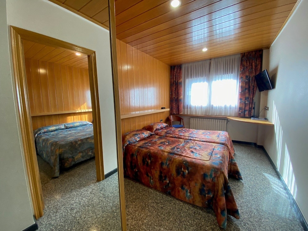 Family Room - Photo 11