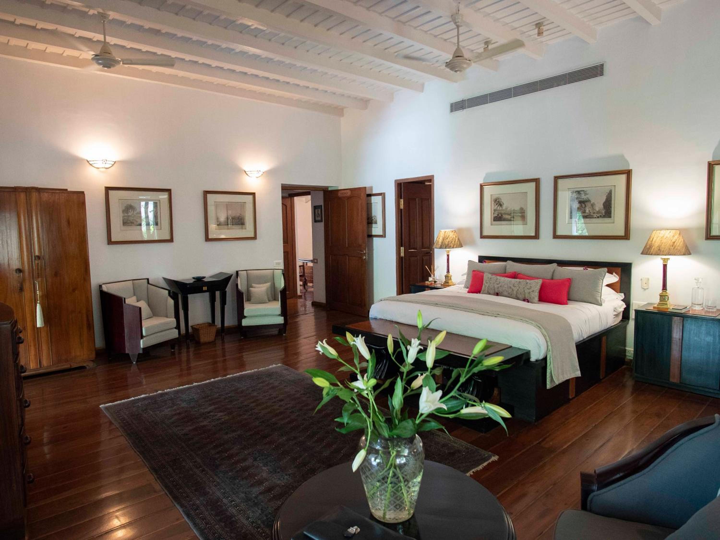 King Suite with Balcony photo 1