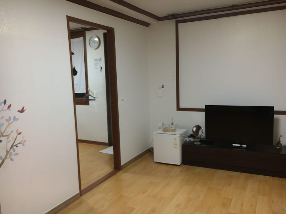 Standard House, City View, Annex Building photo 1
