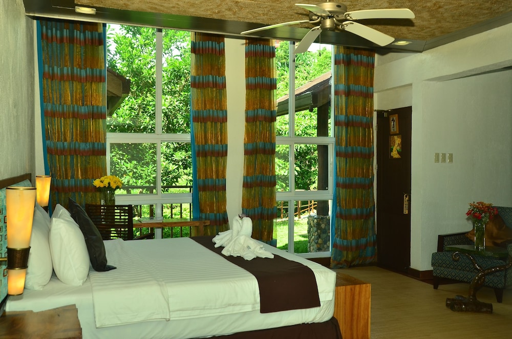 Basic Suite, 1 King Bed photo 3