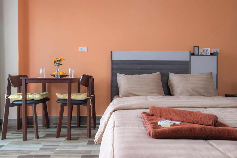 Deluxe King Room - Photo 1