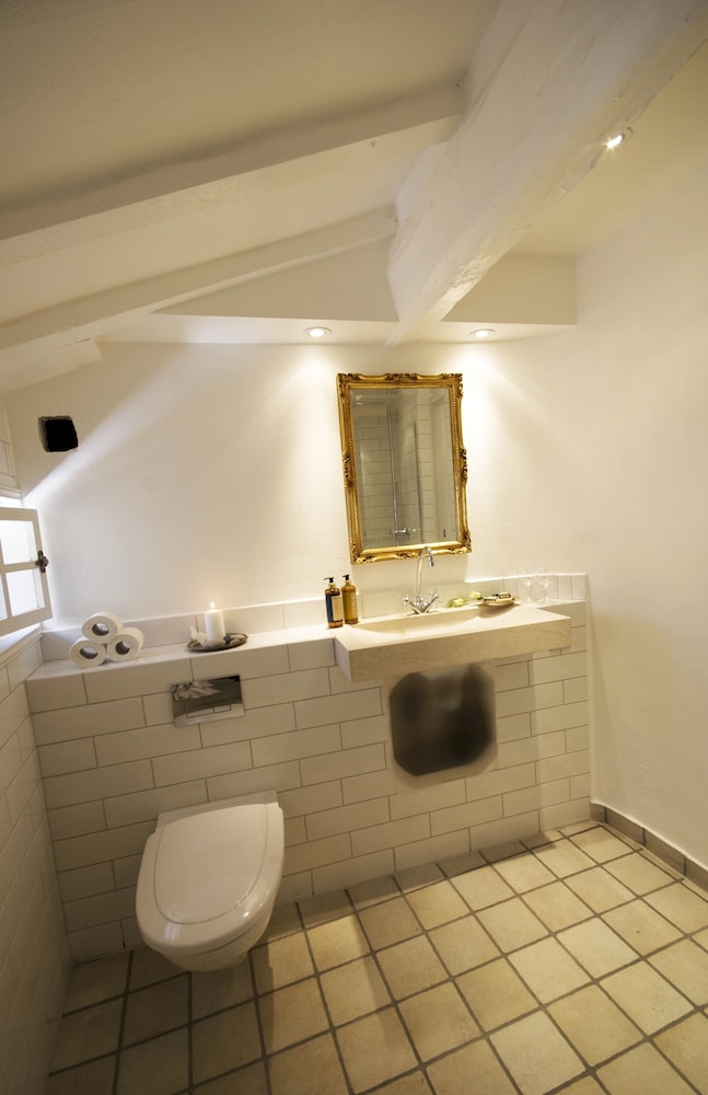 Deluxe Suite photo 3