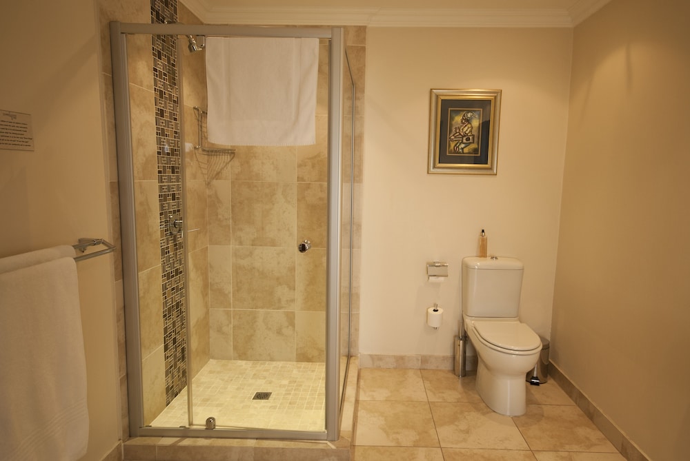 Luxury Two photo 2