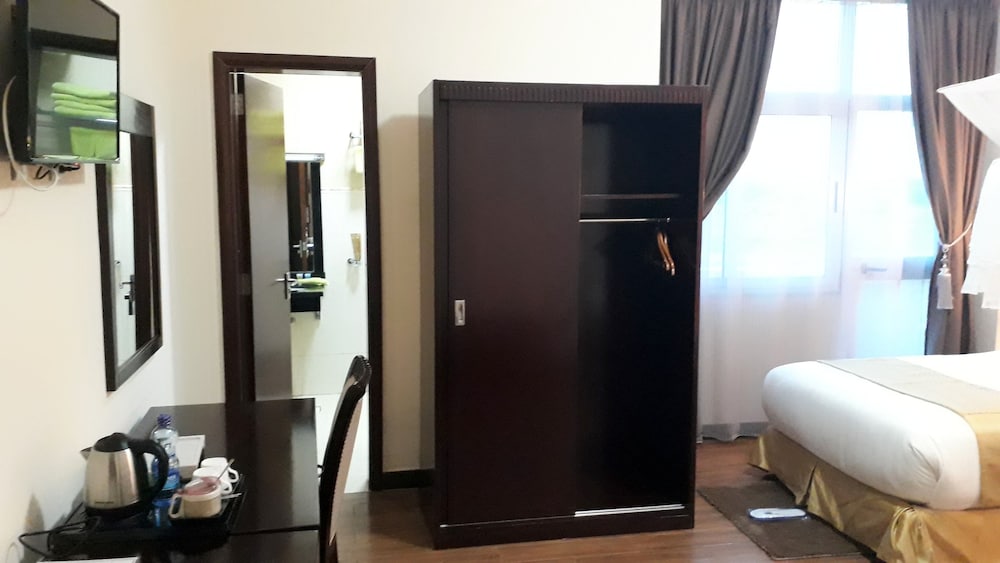 Superior Double or Twin Room, Balcony, City View photo 2