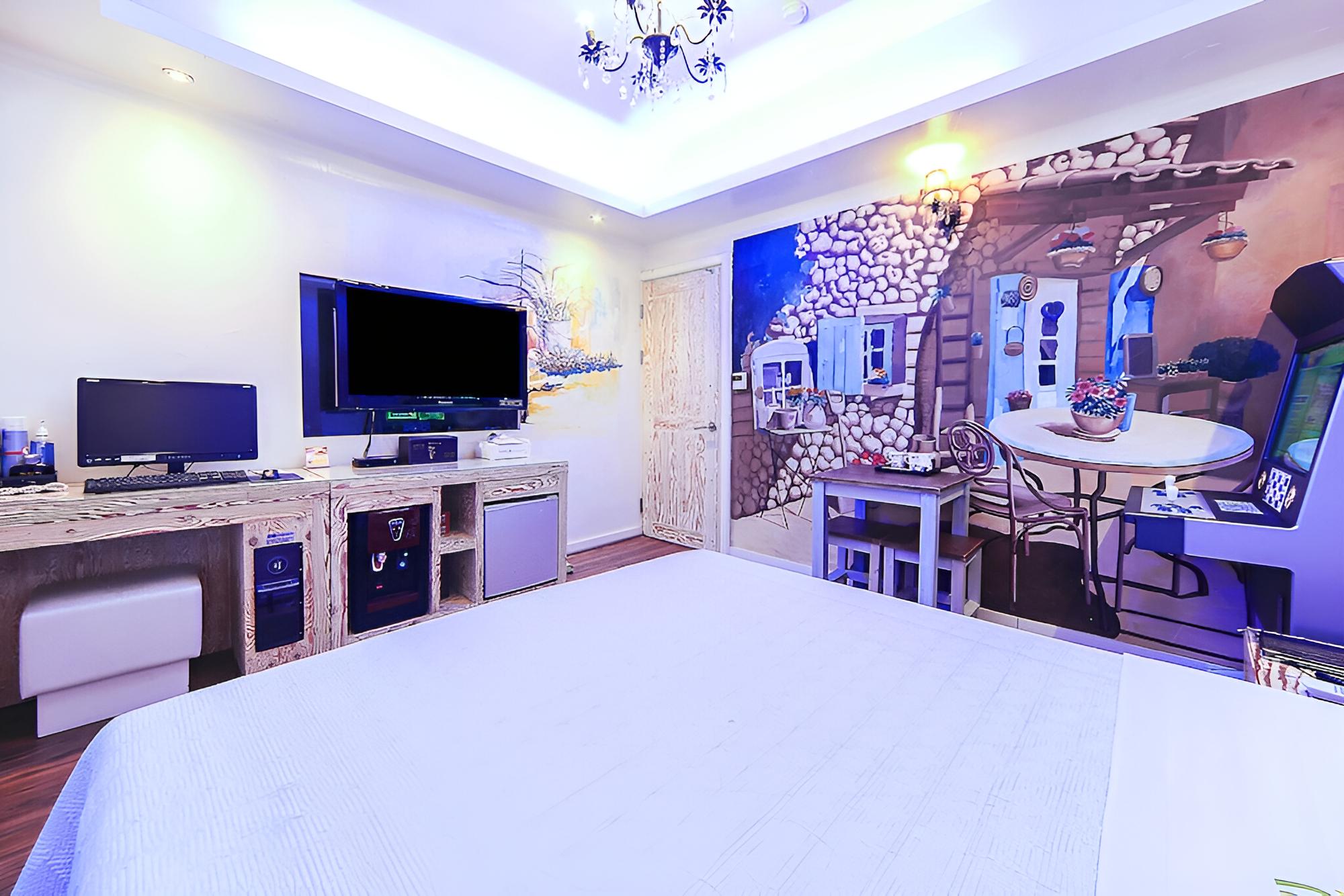 Room (Luxury (game room)) photo 3