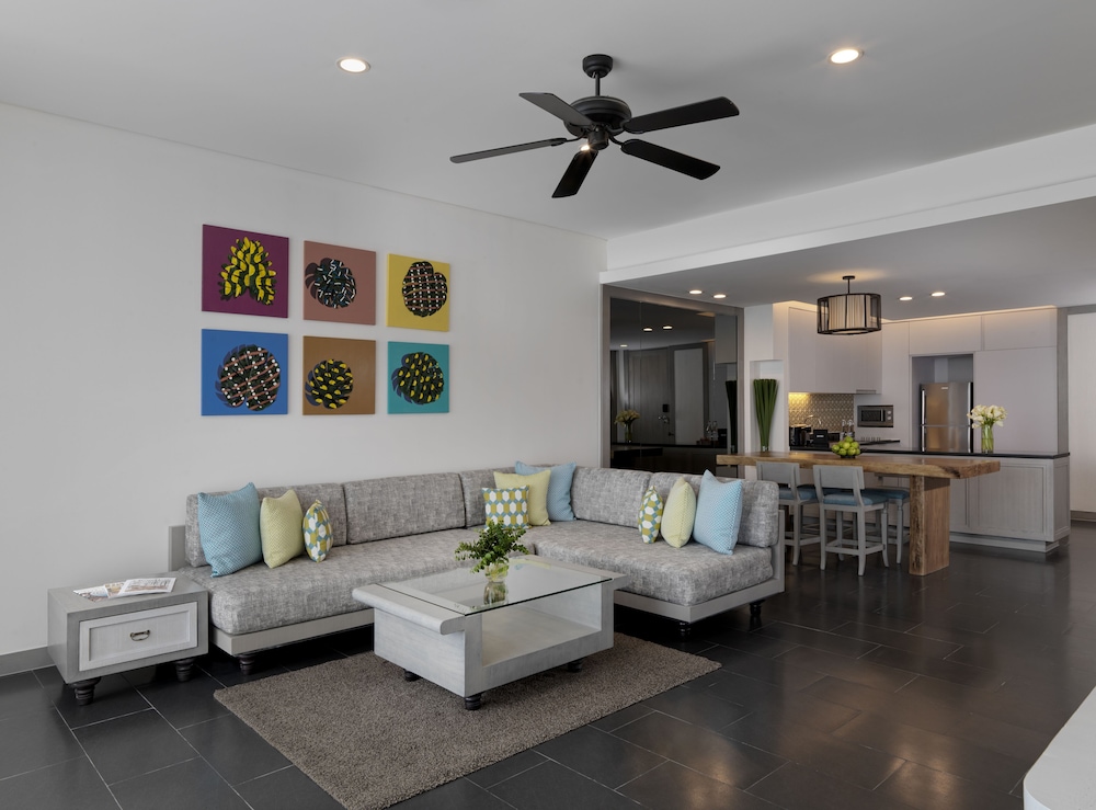 Two Bedroom Pool Suite photo 3