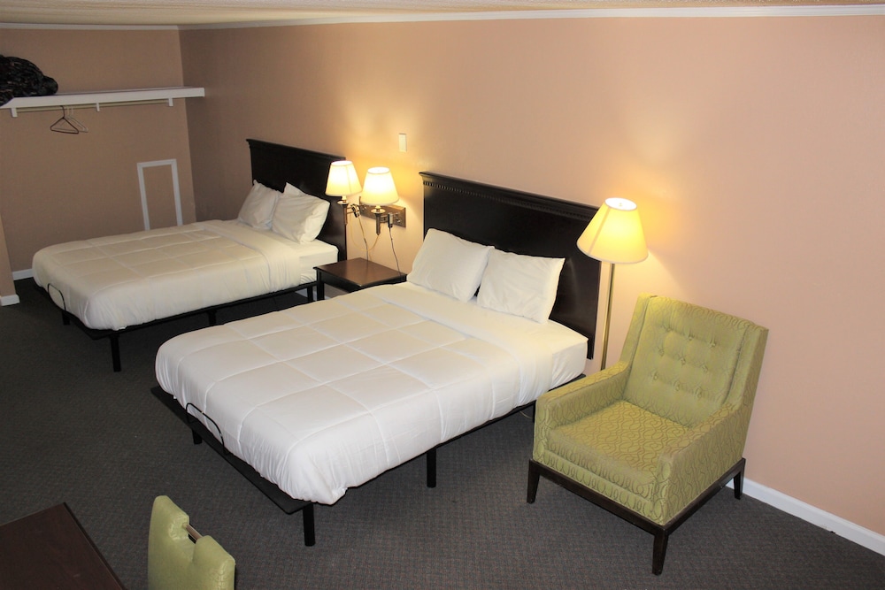 Business Quadruple Room photo 3