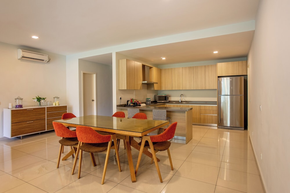 3 Bedroom Grand Deluxe Suite Lakeview