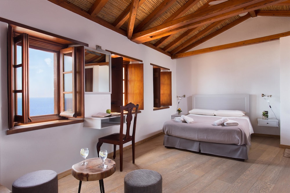 Suite, 2 Bedrooms, 2 Bathrooms (Split Level) photo 2