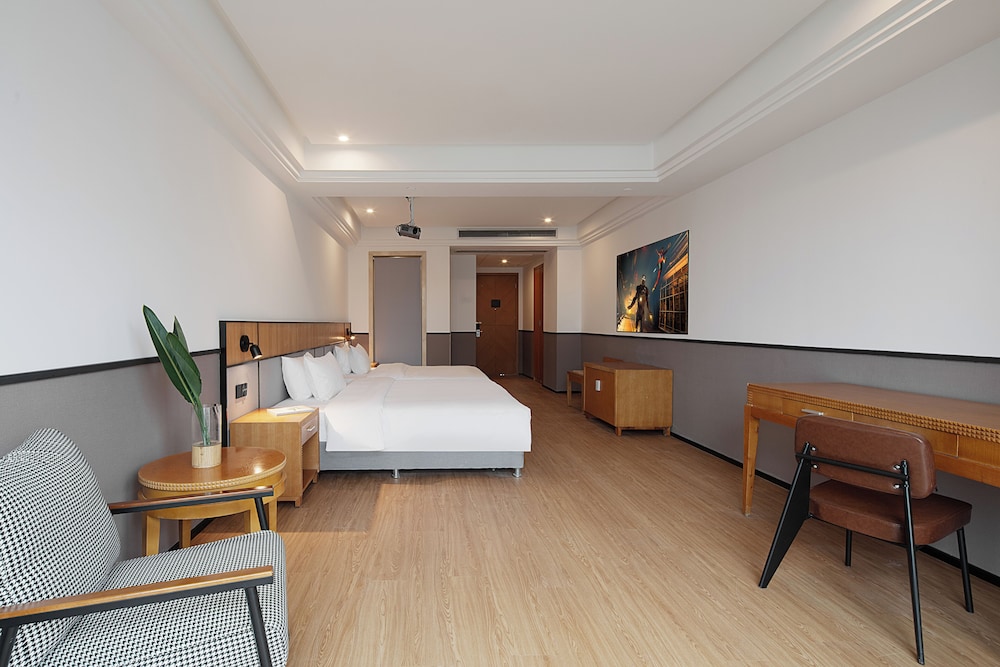 Economy Quadruple Room photo 2