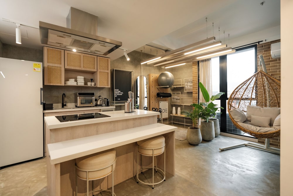 Design Studio Suite, 1 Queen Bed, Non Smoking, Kitchenette
