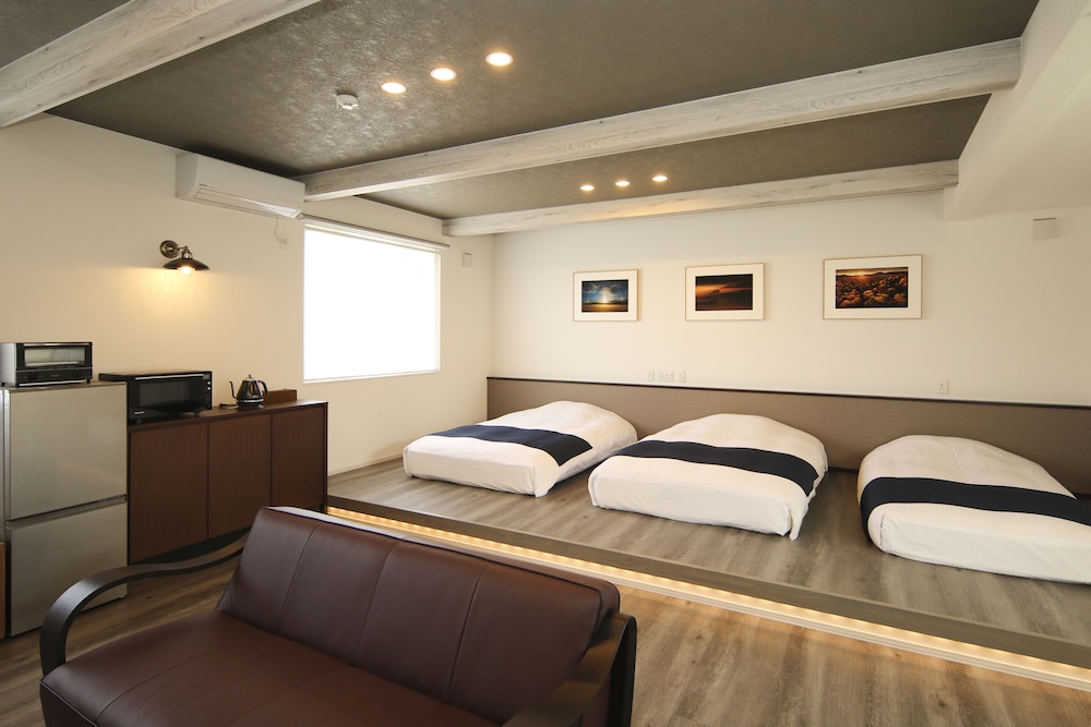 Basic Villa photo 2