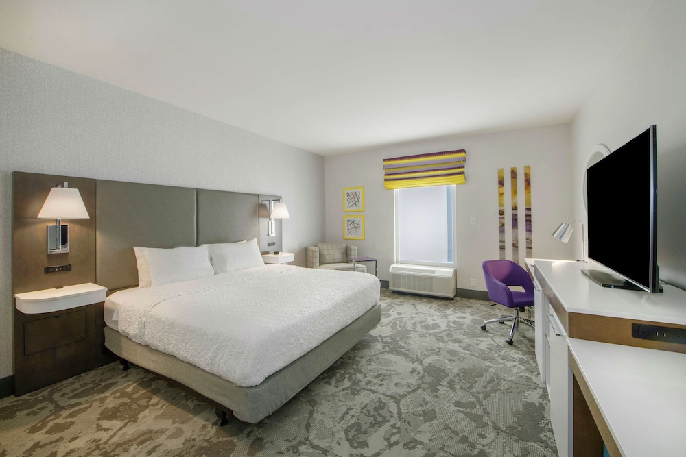 One King Bed, Non-Smoking, Accessible - Photo 1