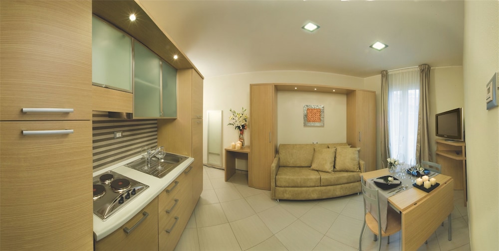 Apartment, 2 Bedrooms, Balcony, Garden View photo 3