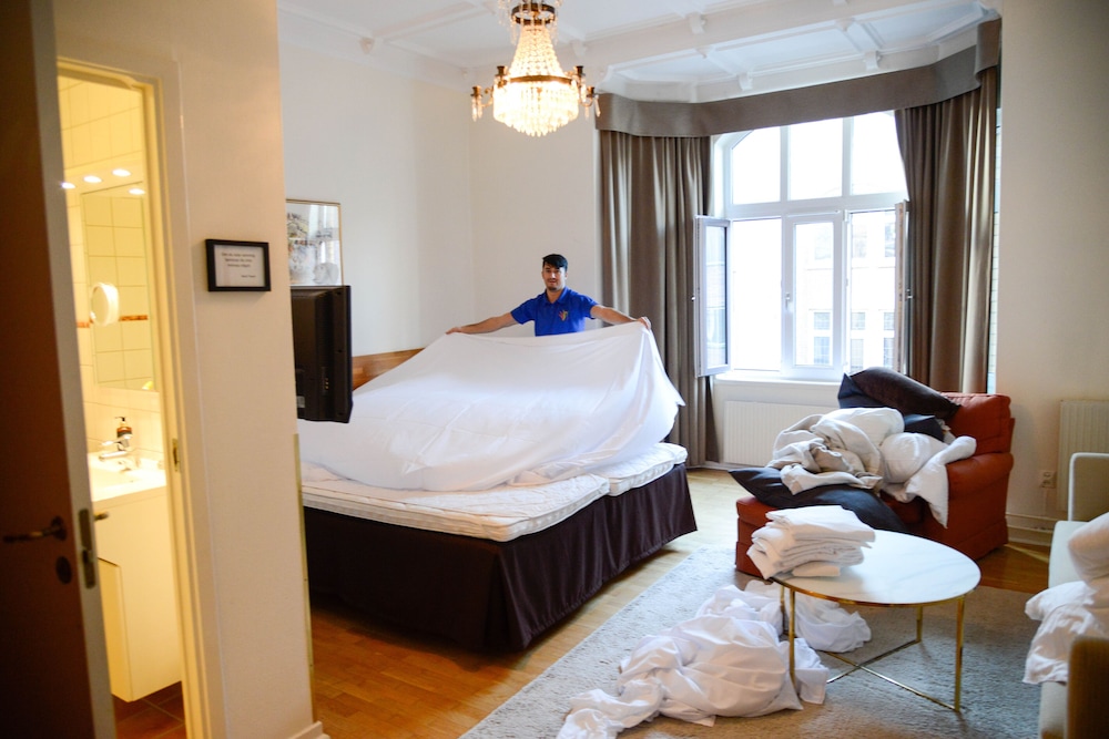 Standard Double or Twin Room - Photo 2