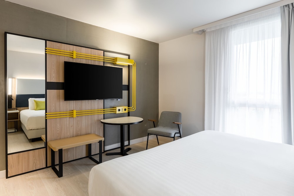 Superior Room, 1 King Bed, Non Smoking - Photo 3