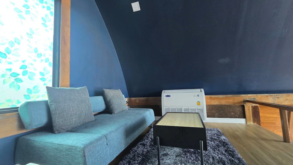 Royal Suite With Sea View - Photo 11