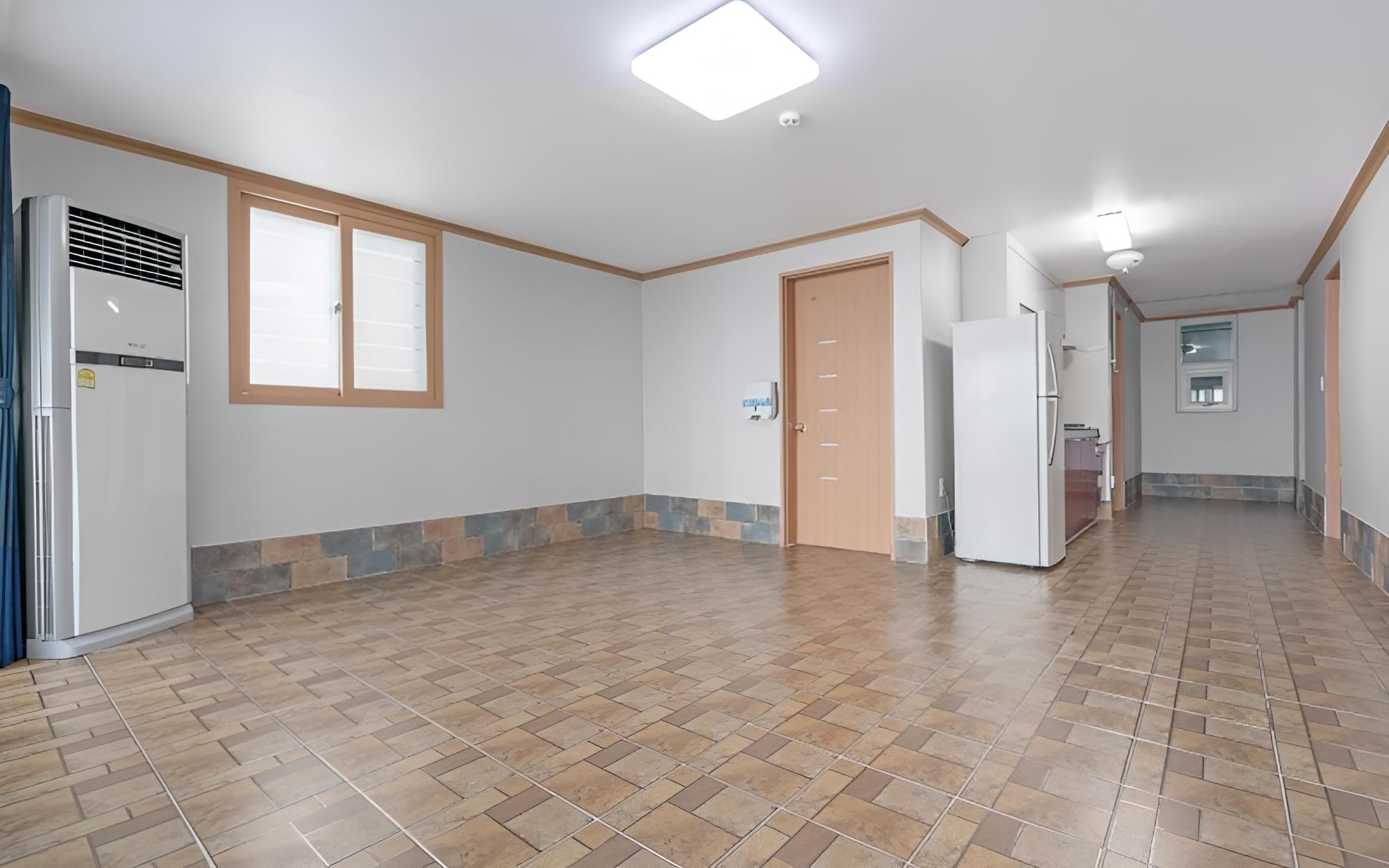 Room (Diamond No 2) photo 1