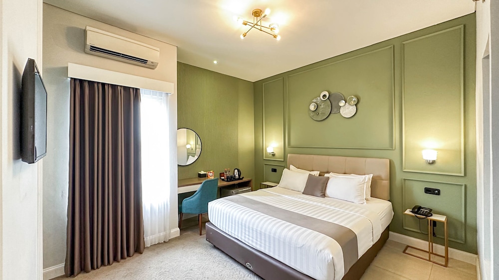Premier Room, 1 Queen Bed, Non Smoking photo 1