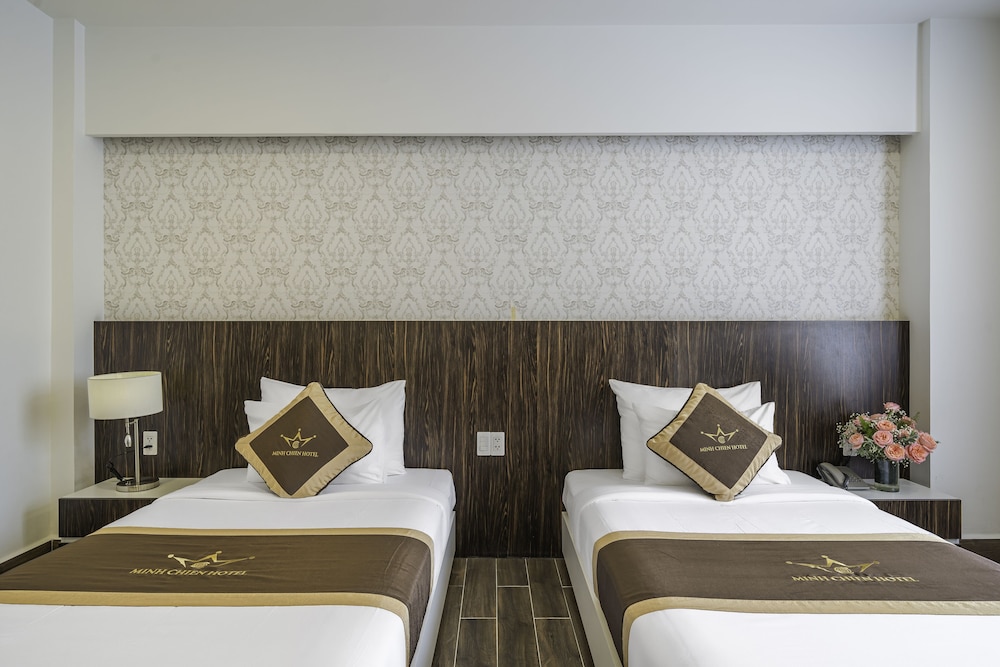 Premium Twin Room - Photo 8