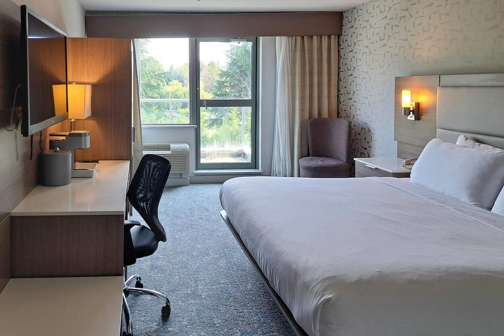 Room, 1 King Bed, Non Smoking, Balcony - Photo 2