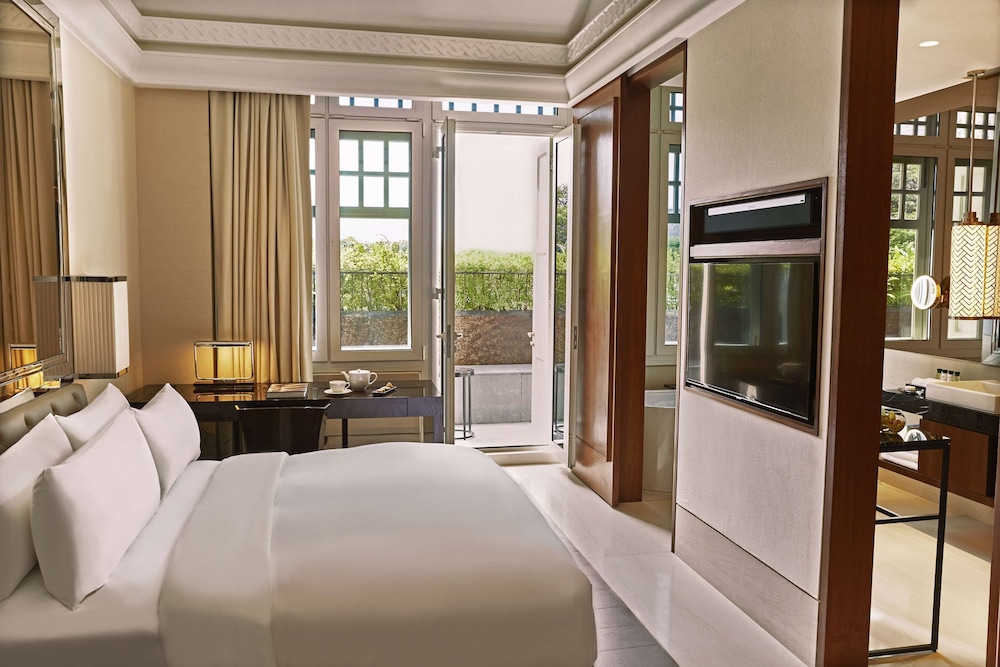 Deluxe Room, 1 King Bed, Terrace