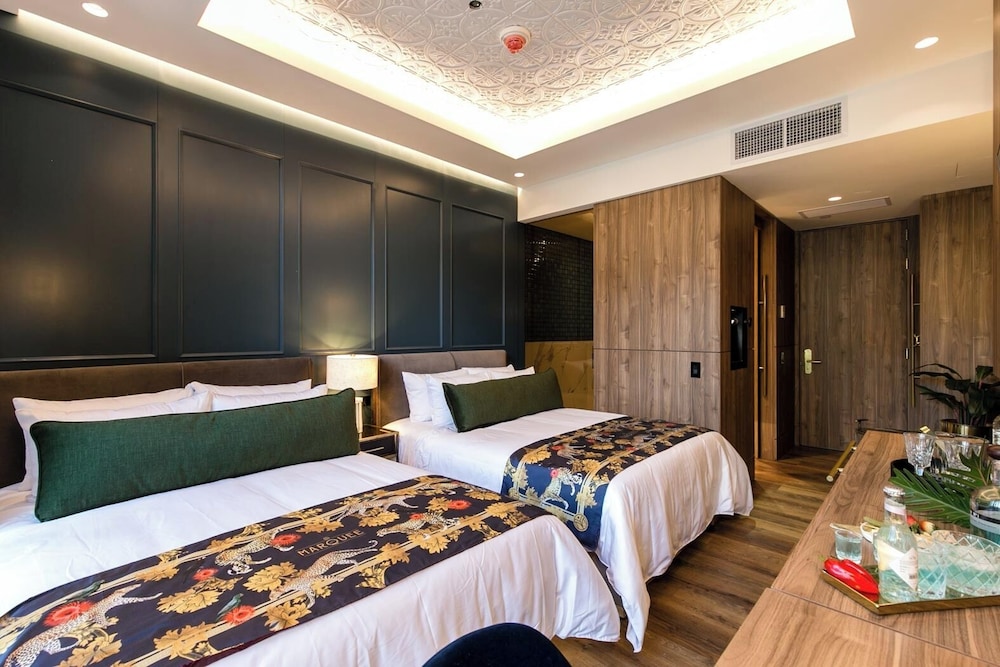 Deluxe Room with 2 Double Beds - High Floor photo 2