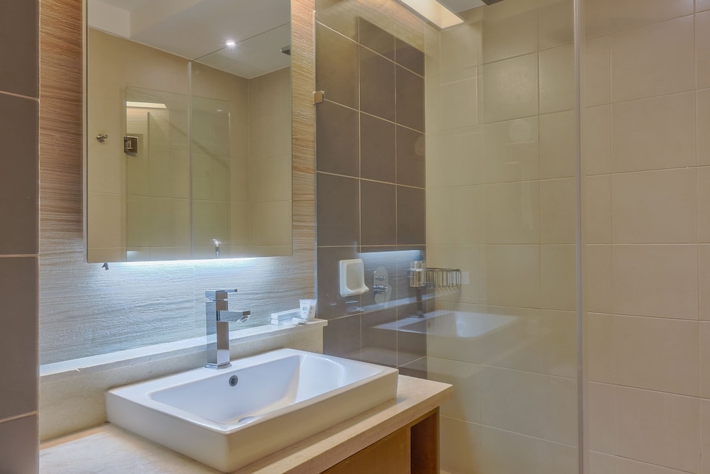 2 Bedroom Suite - Photo 16