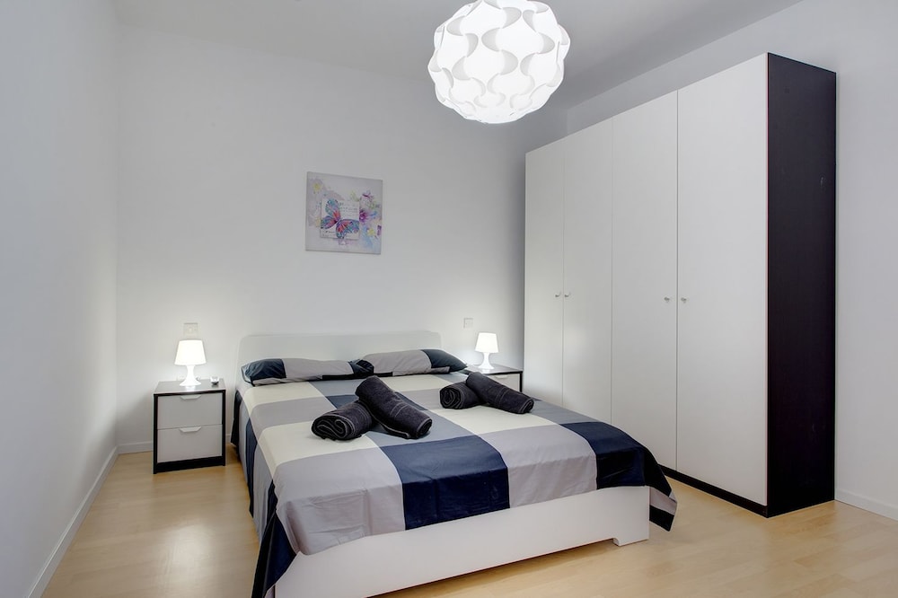 Apartment (2 Bedrooms)