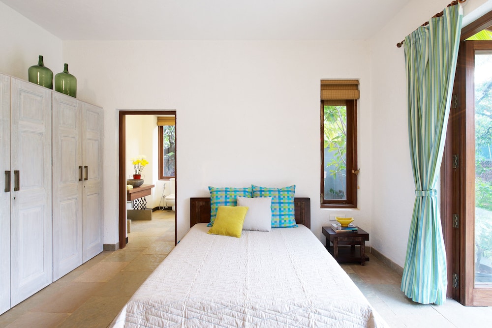 House (The Mango House) photo 1