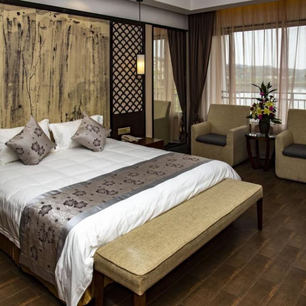 Elite Double Room, Lake View