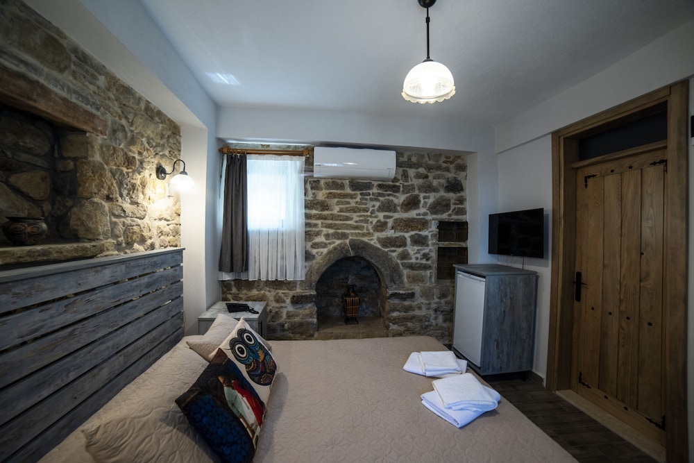 Standard Double Room - Photo 7