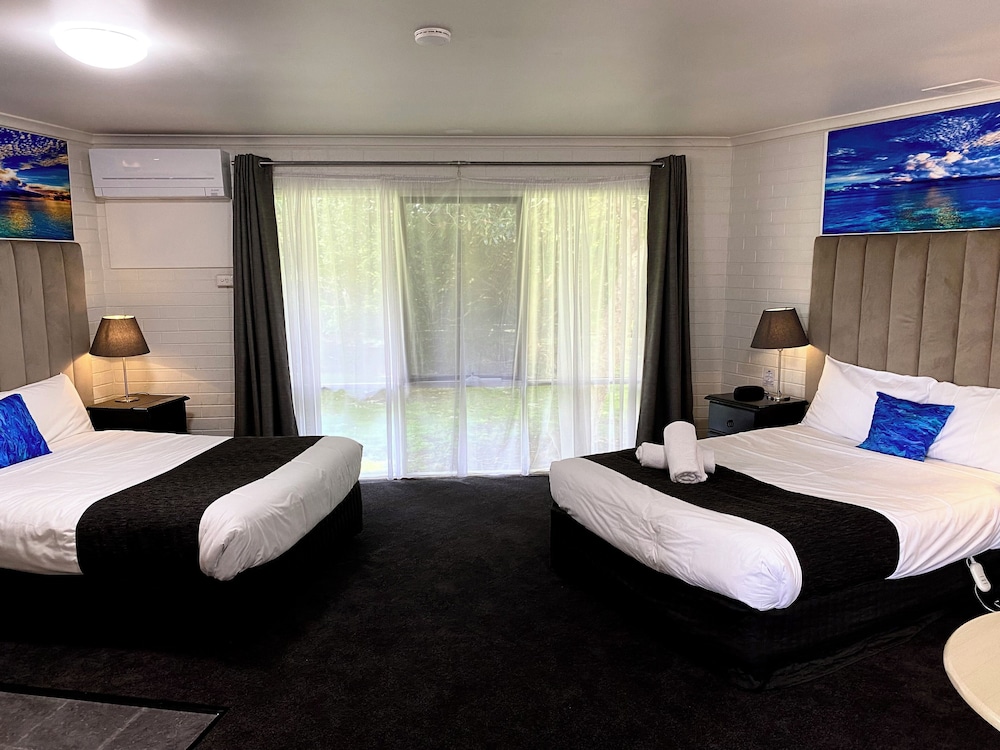 Deluxe Doubles Suite photo 1