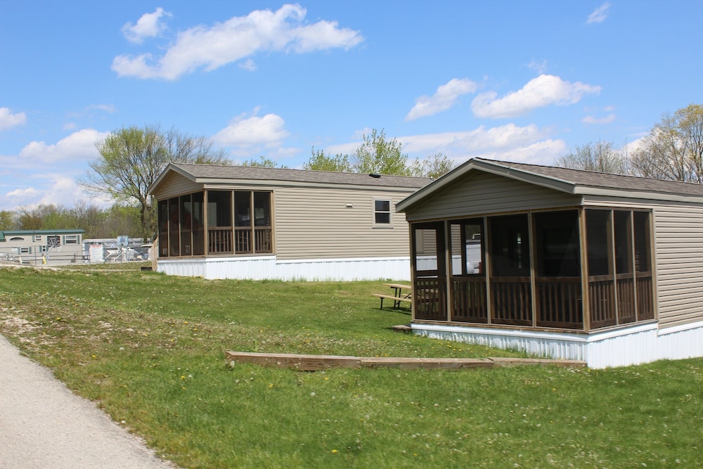 Deluxe Cabin, 2 Bedrooms (Park Model, Linens Included) photo 1
