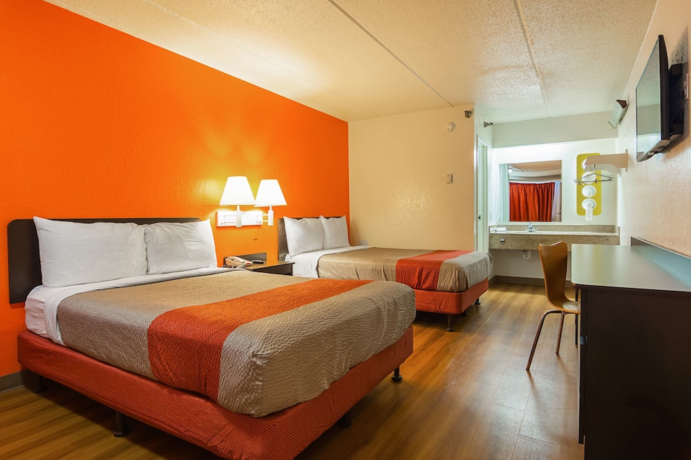 Standard Room, 2 Double Beds, Non Smoking - Photo 1