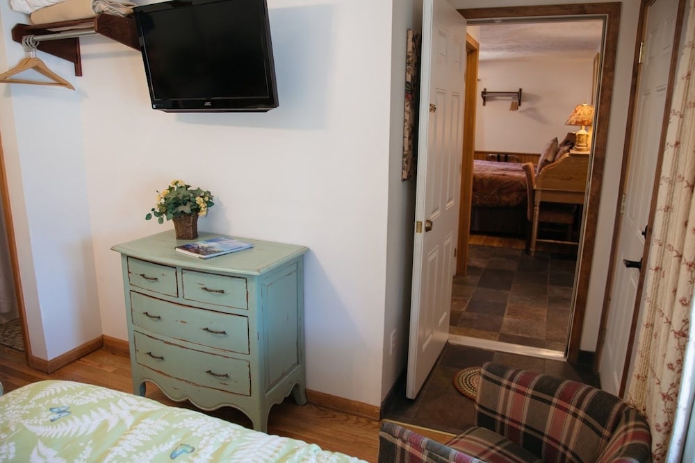 Standard 2 Double Room (Shower Only)