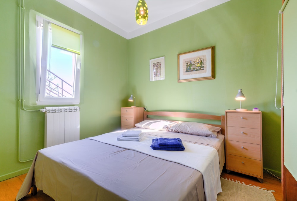 Design Apartment, 2 Bedrooms, Balcony, Courtyard Area